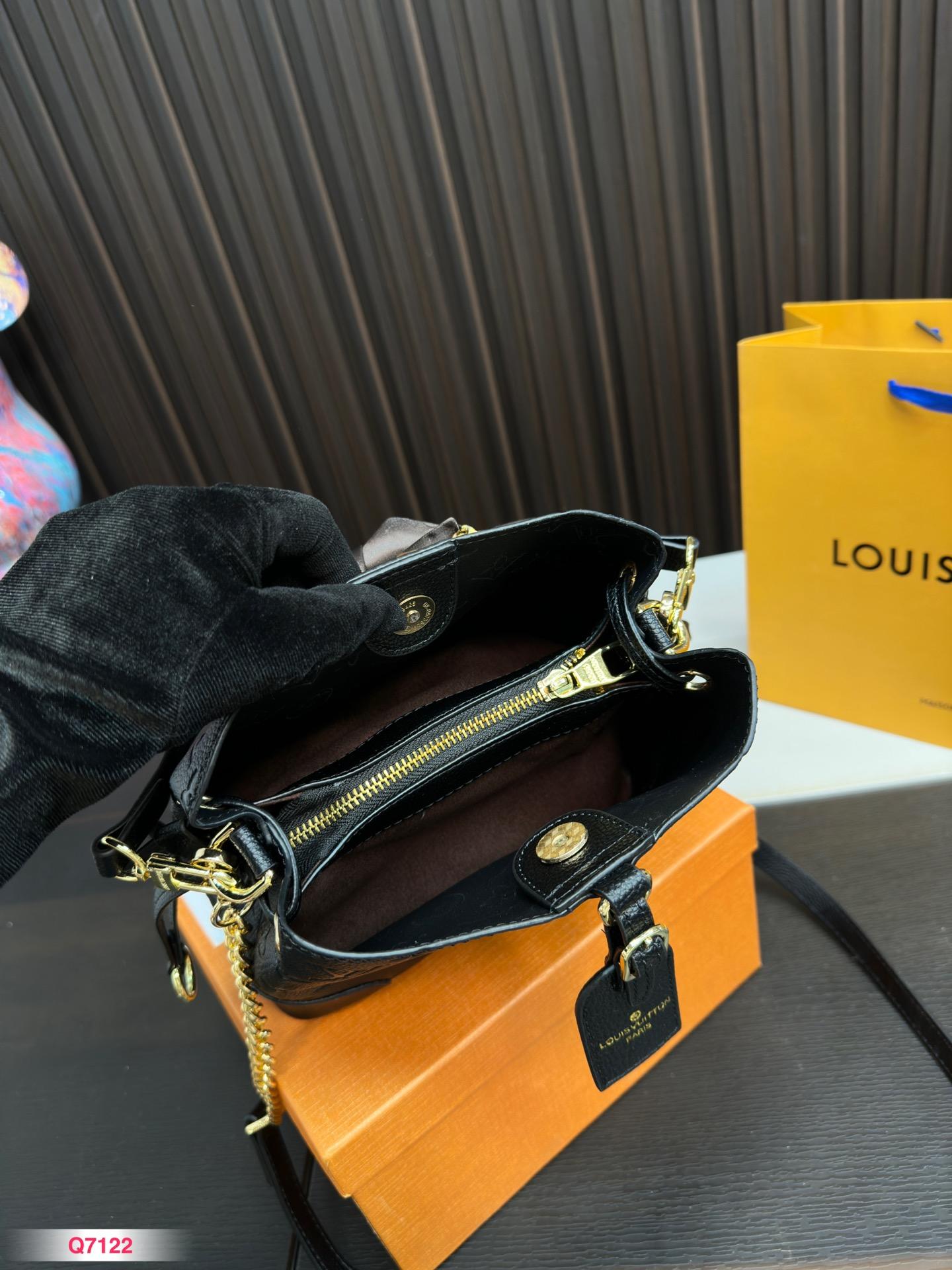 Replica Louis Vuitton Bag 19*20CM
