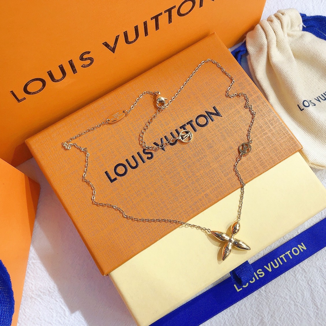 Replica LOUIS VUITTON Necklace