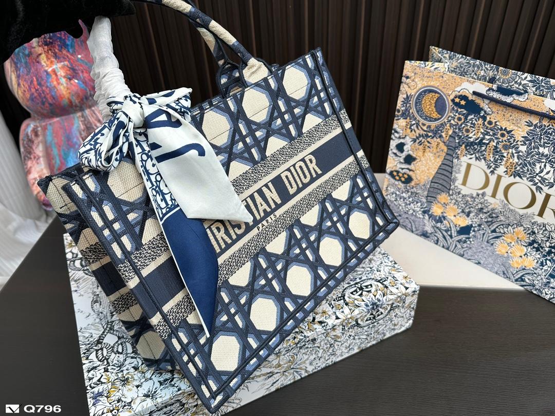 Replica Dior Bag   24*20CM/33*26CM/38*32CM
