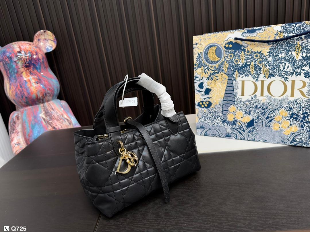 Replica Dior Bag  24*15CM/28*20CM