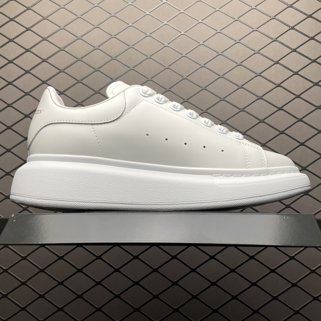 Replica Alexander McQueen Shoe Alexander McQueen size 35-45 with half size.b