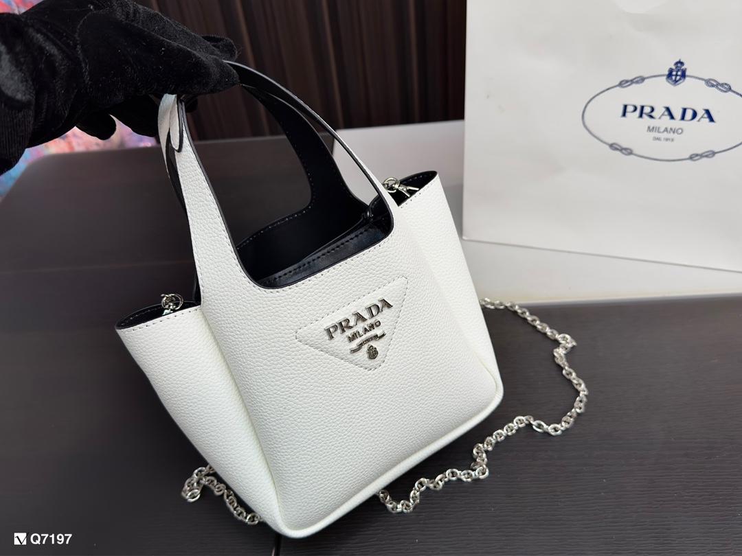 Replica Prada Bag 17*15CM