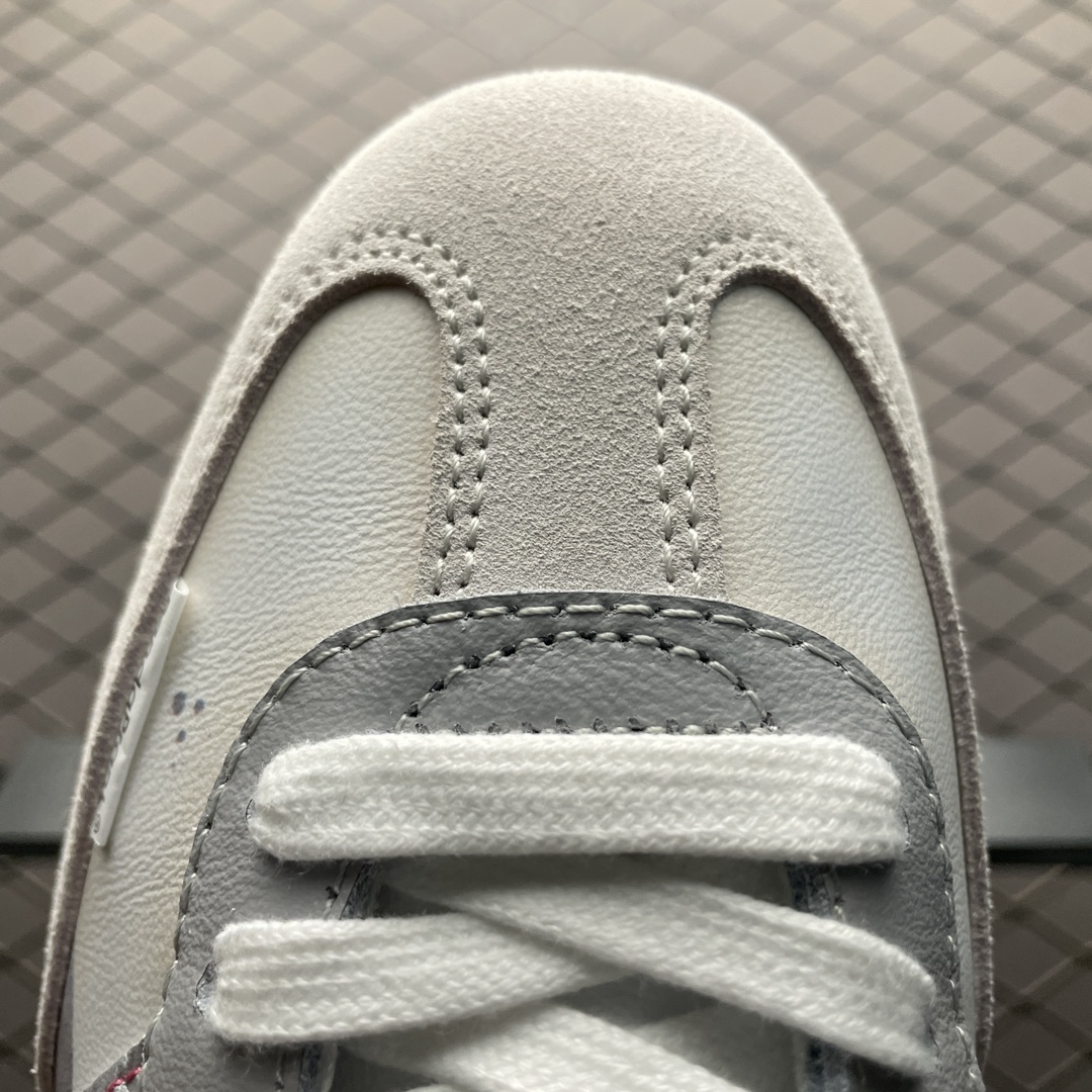 Replica Adidas Shoe Panda Prank x Adidas Samba