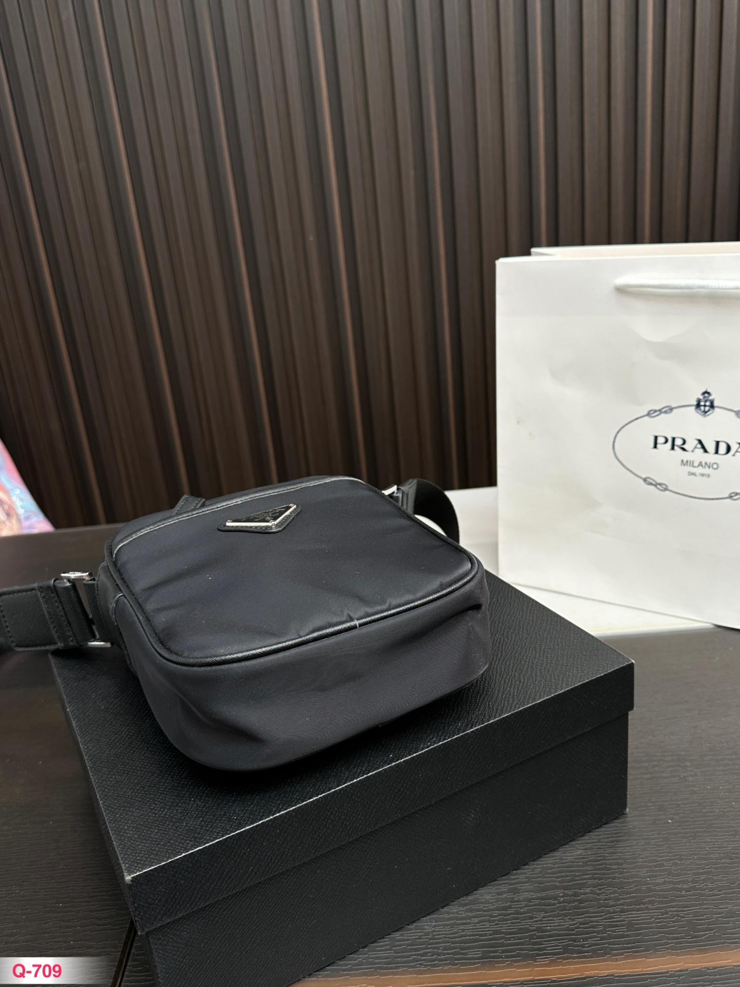 Replica Prada Bag 20*16CM