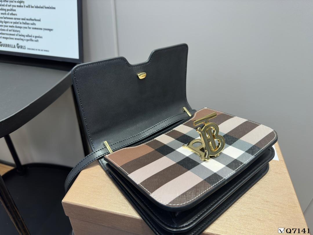 Replica Burberry Bag 21*14CM