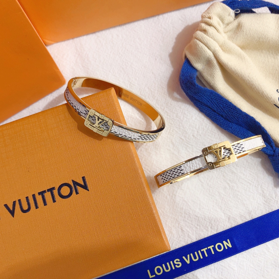 Replica LOUIS VUITTON Bangle