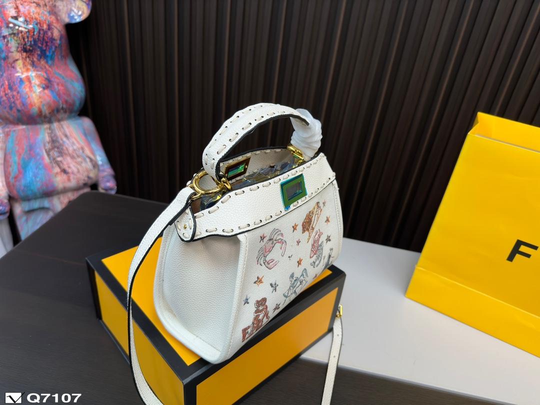 Replica Fendi Bag 23*18CM