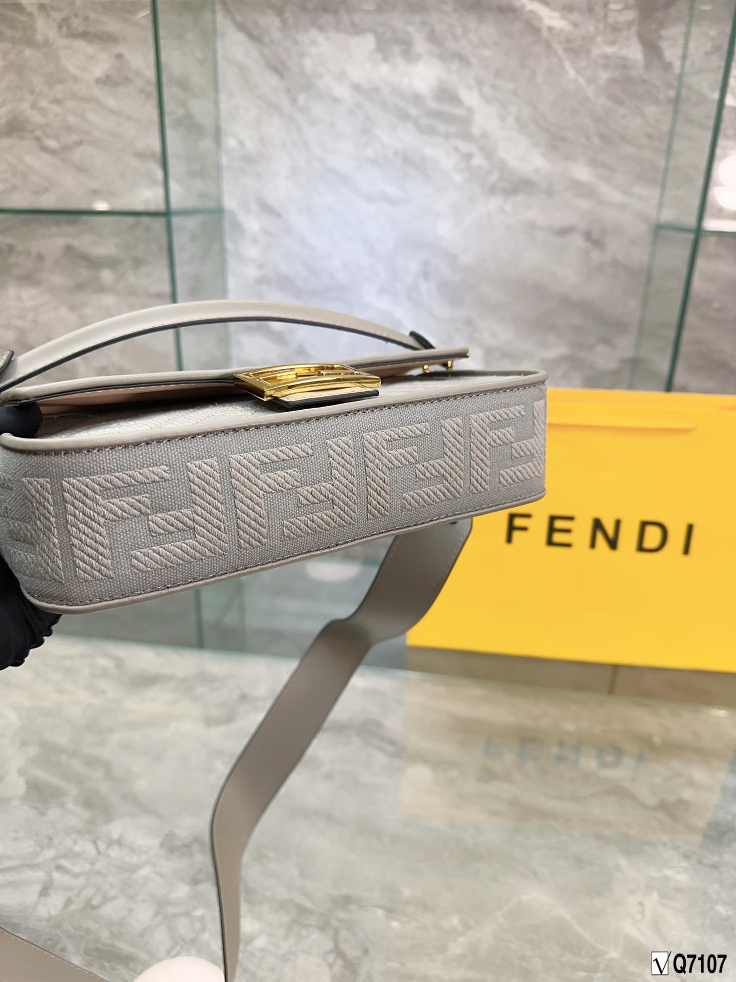 Replica Fendi Bag 25.5*14CM