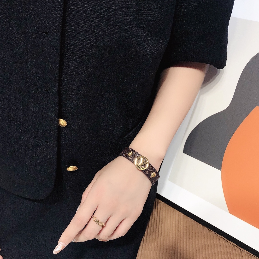 Replica LOUIS VUITTON Bangle