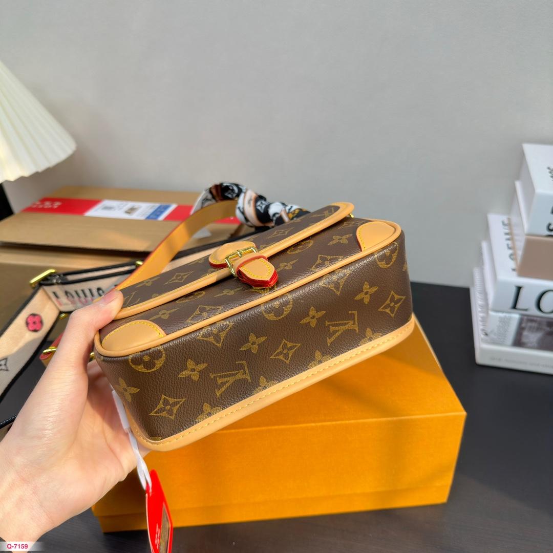 Replica Louis Vuitton Bag 20*13CM/24*15CM