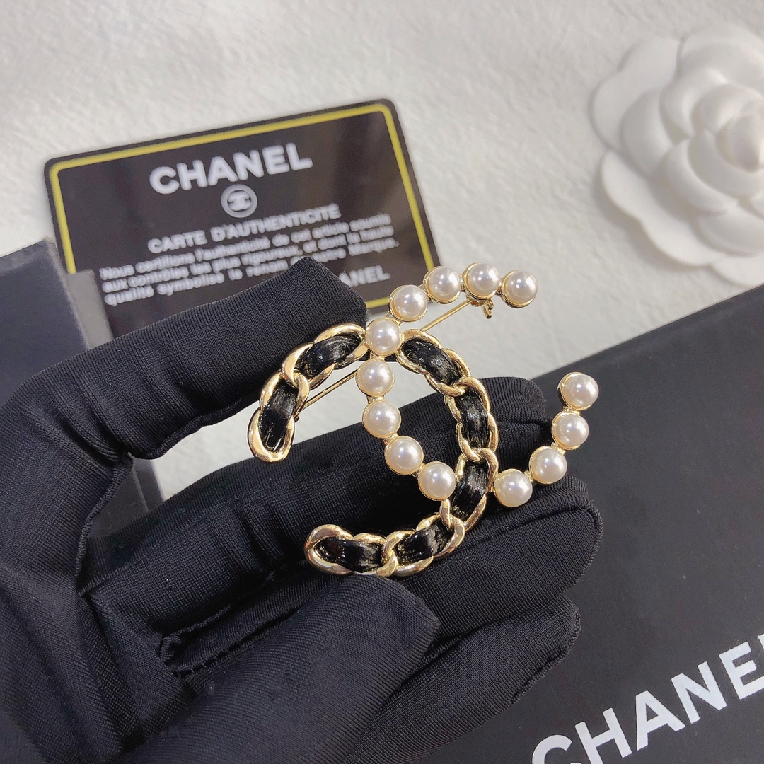 Replica CHANEL Brooch