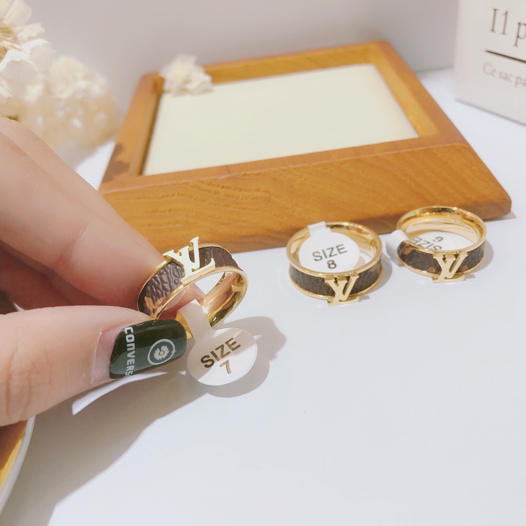 Replica LOUIS VUITTON Ring