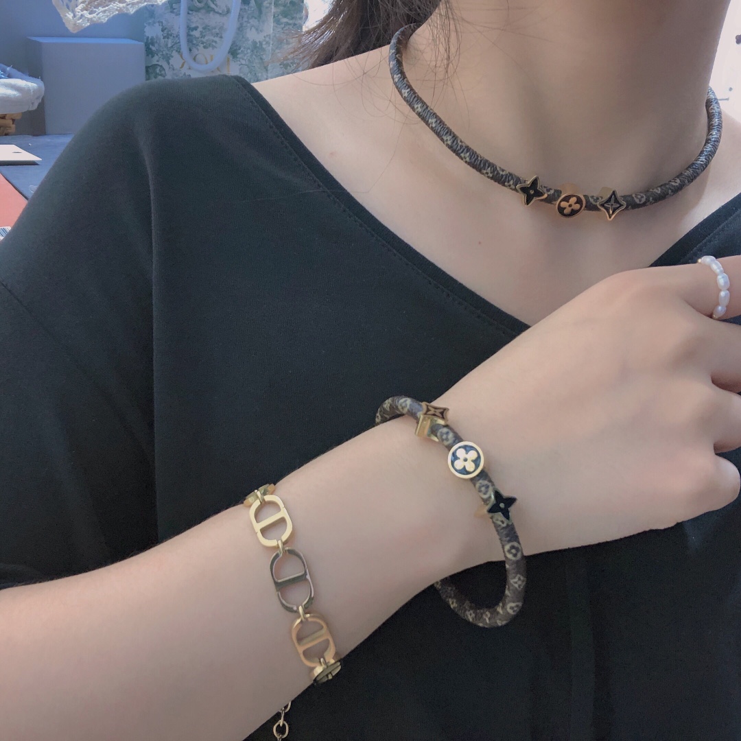 Replica LOUIS VUITTON Bracelet