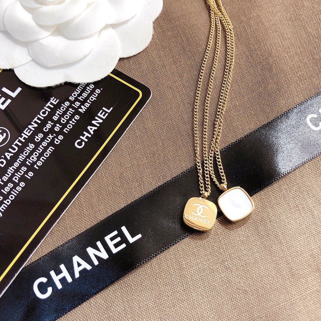 Replica CHANEL Necklace
