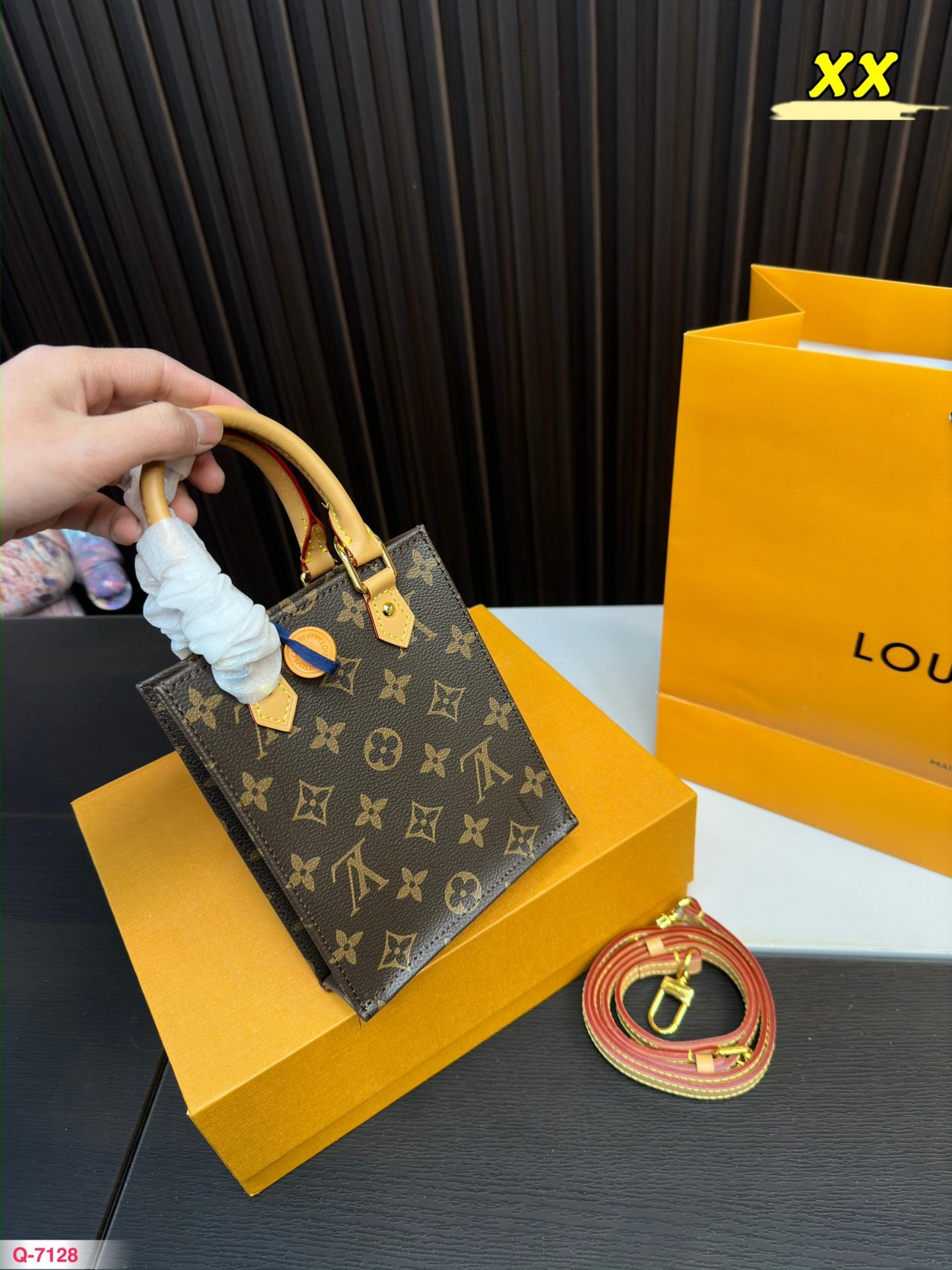 Replica Louis Vuitton Bag 14*18CM