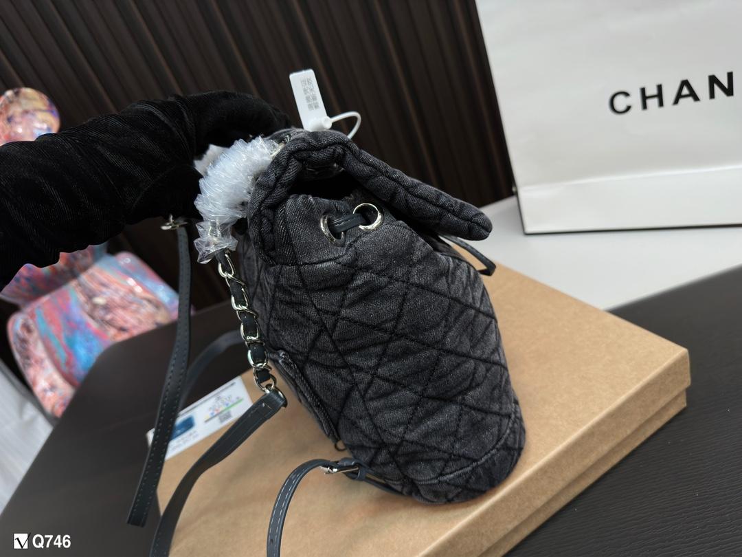Replica Chanel Bag 23*21CM