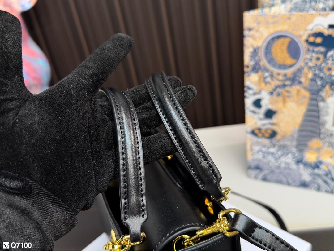Replica Dolce Gabbana Bag 18*15CM