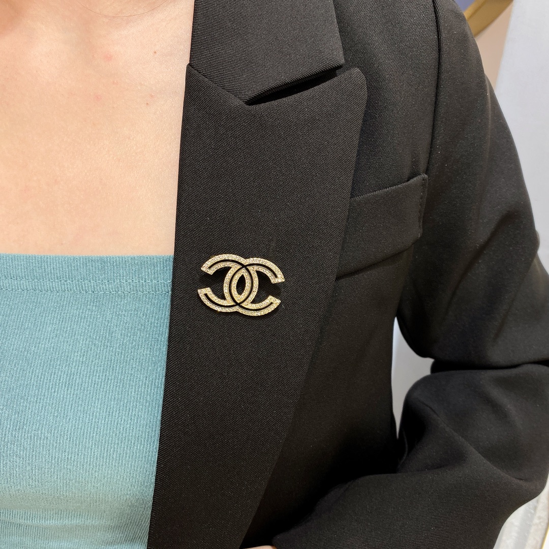 Replica CHANEL Brooch