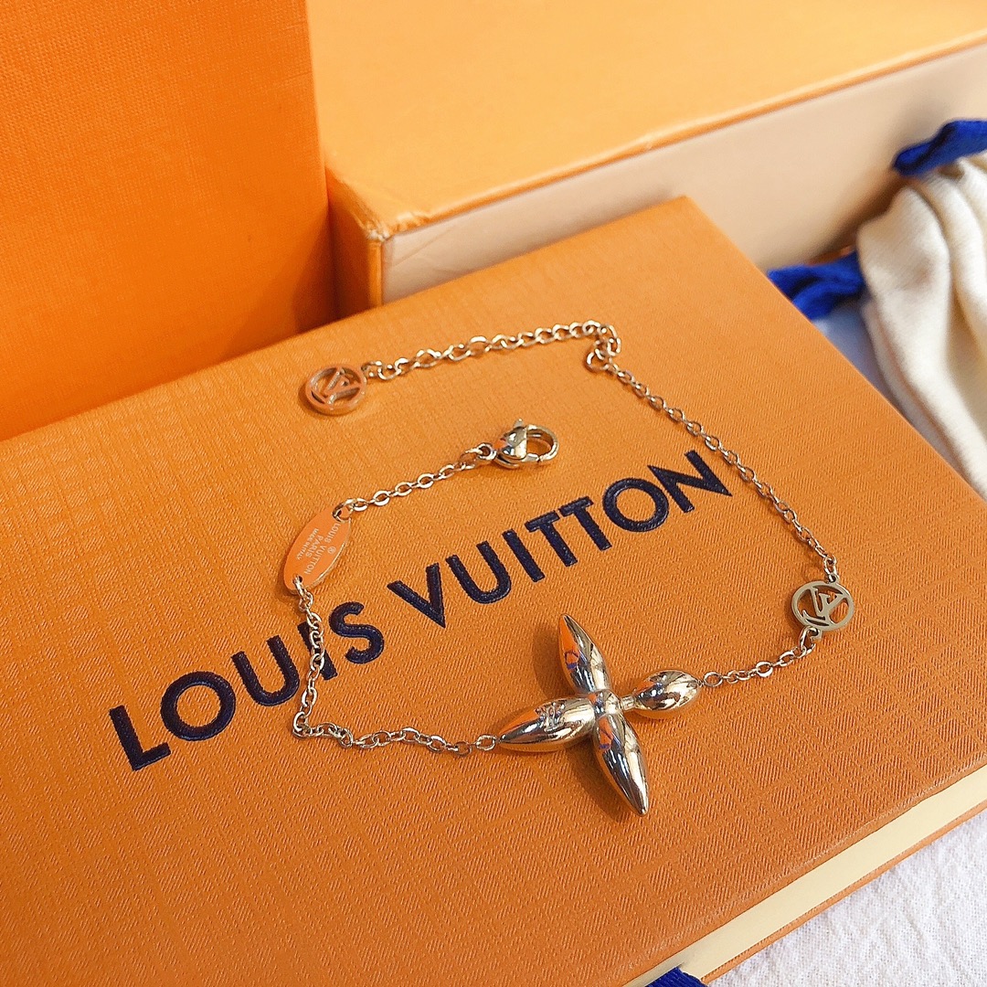 Replica LOUIS VUITTON Necklace