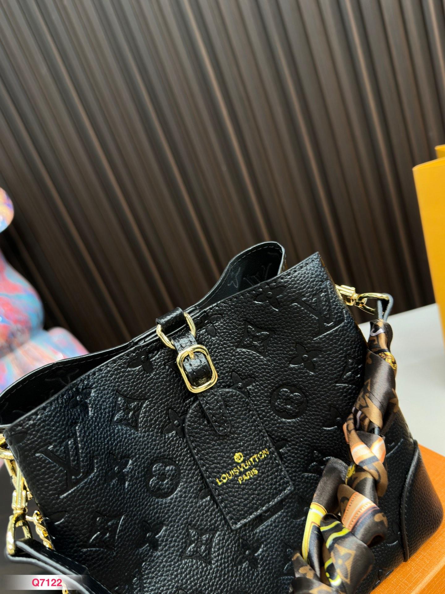 Replica Louis Vuitton Bag 19*20CM