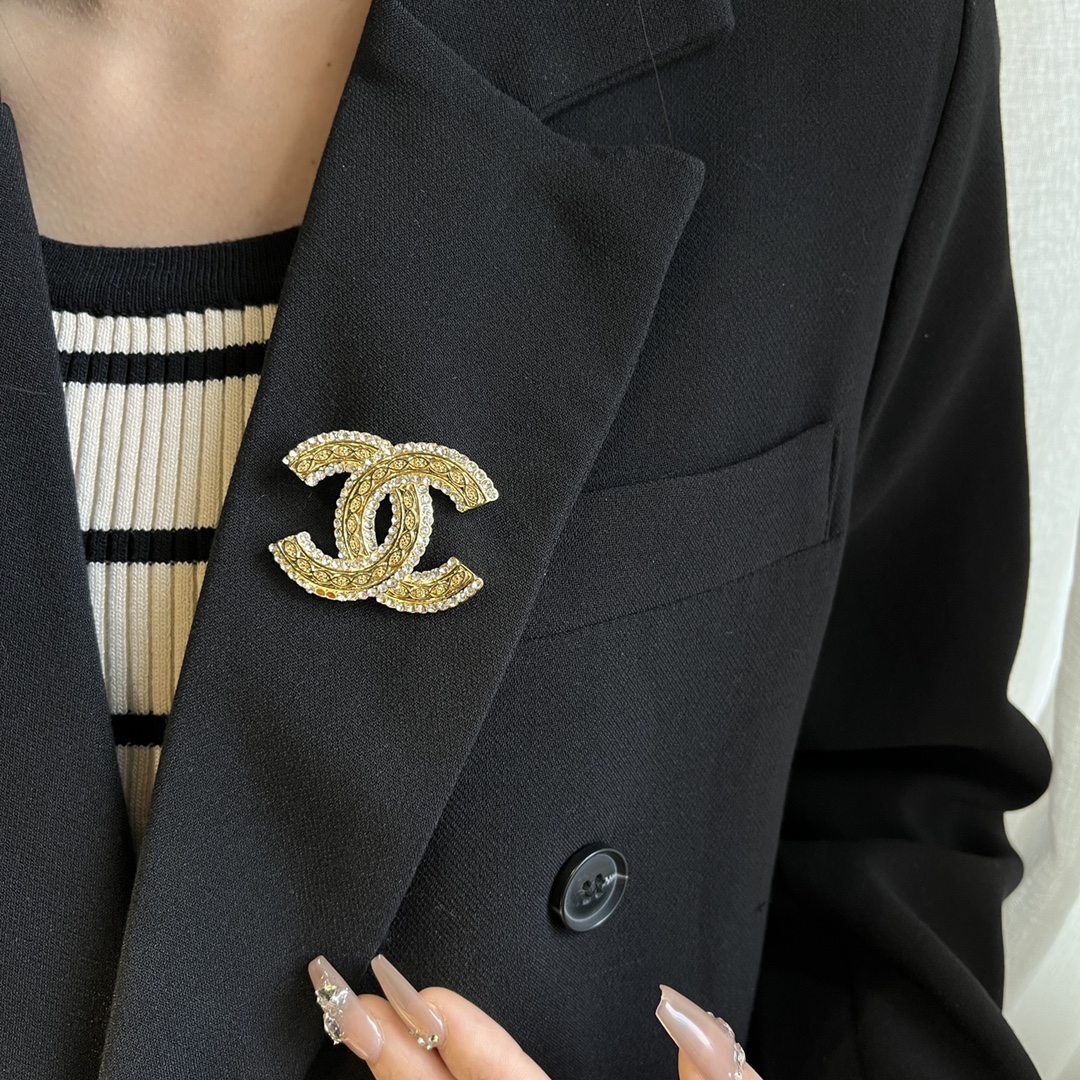 Replica CHANEL Brooch