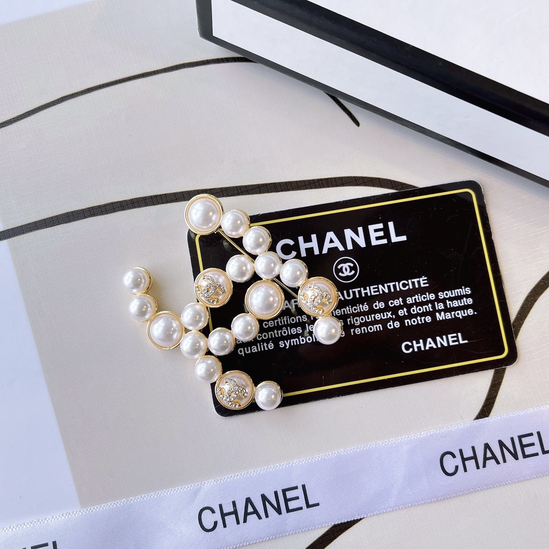 Replica CHANEL Brooch