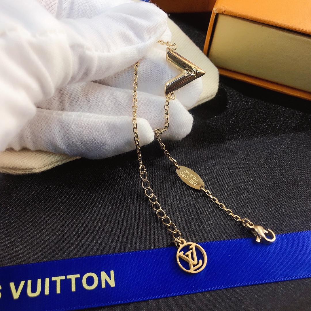 Replica LOUIS VUITTON Necklace