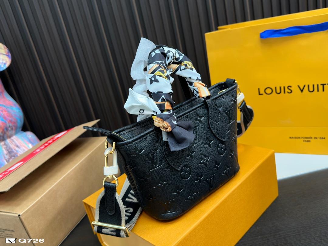 Replica Louis Vuitton Bag 13*19CM