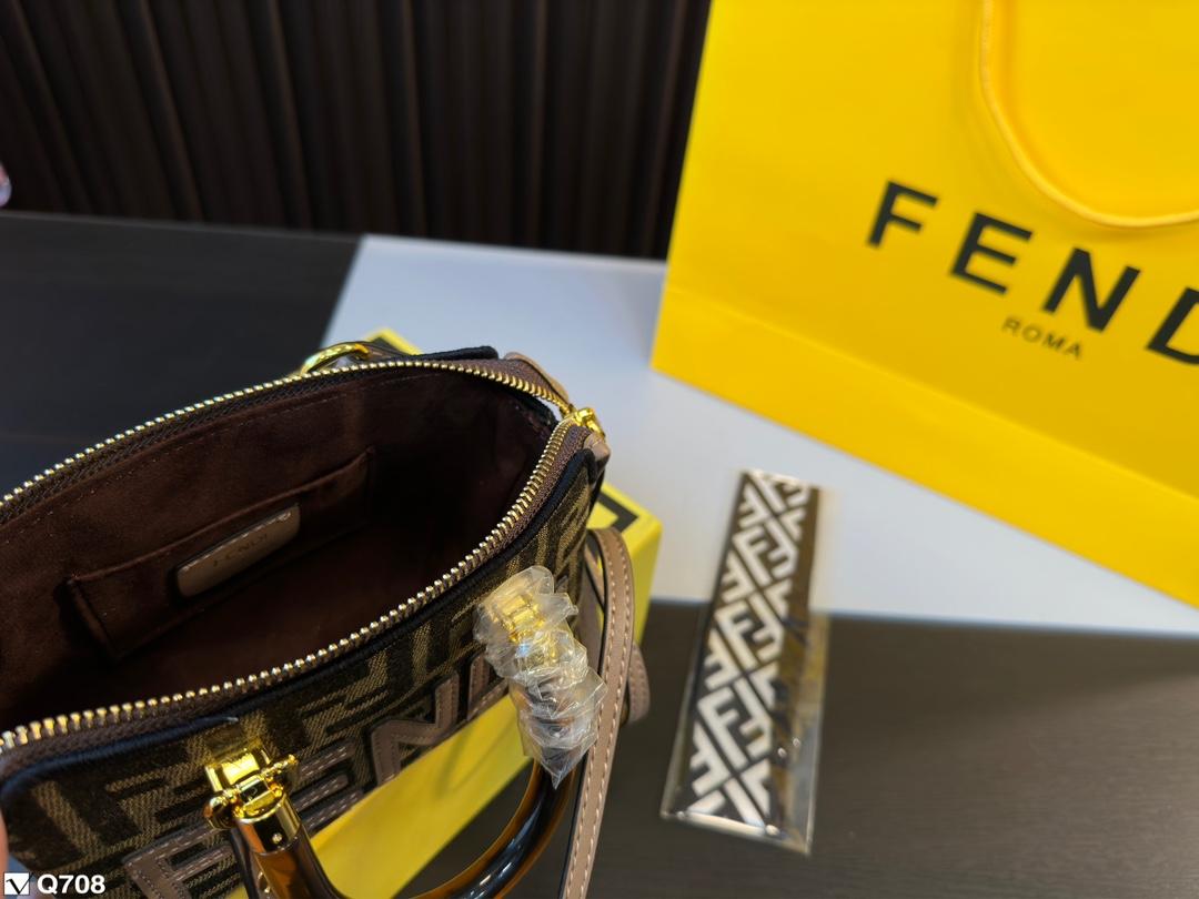 Replica Fendi Bag 17*12CM