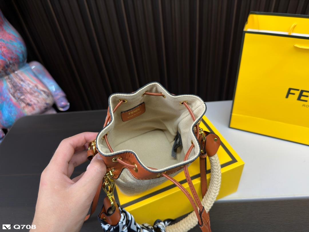 Replica Fendi Bag 12*17CM