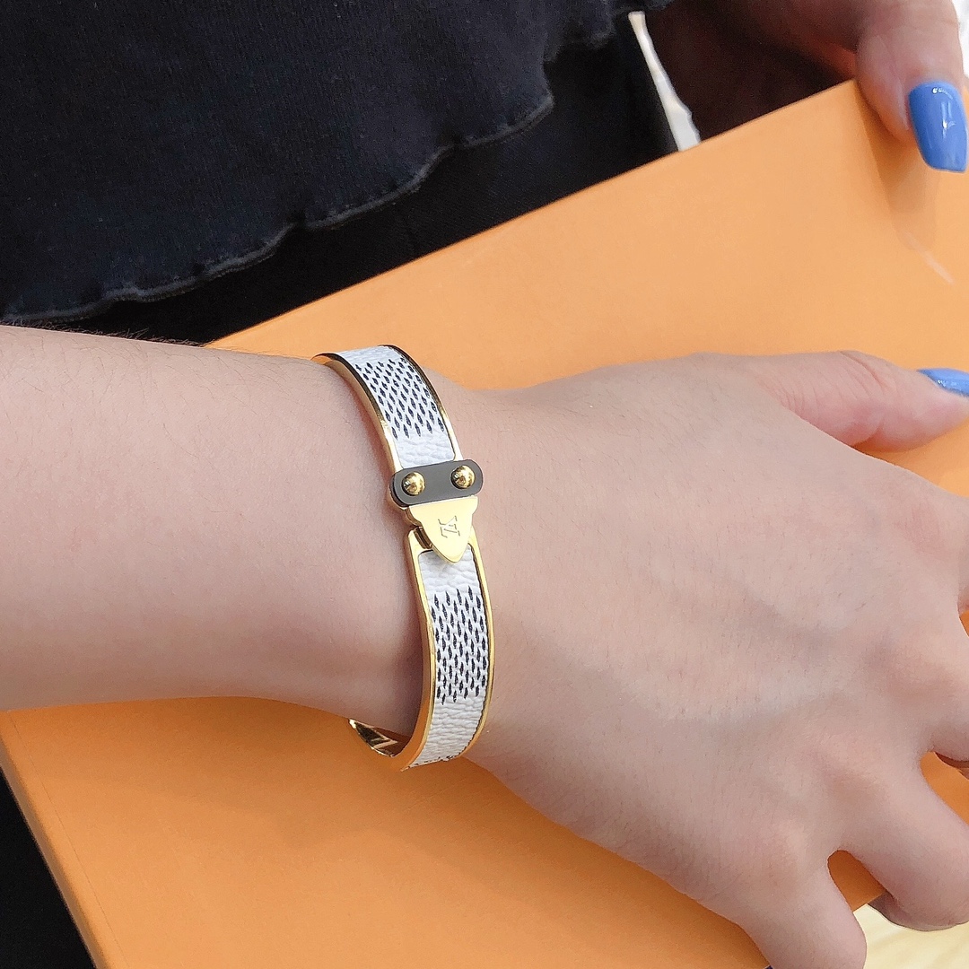 Replica LOUIS VUITTON Bangle