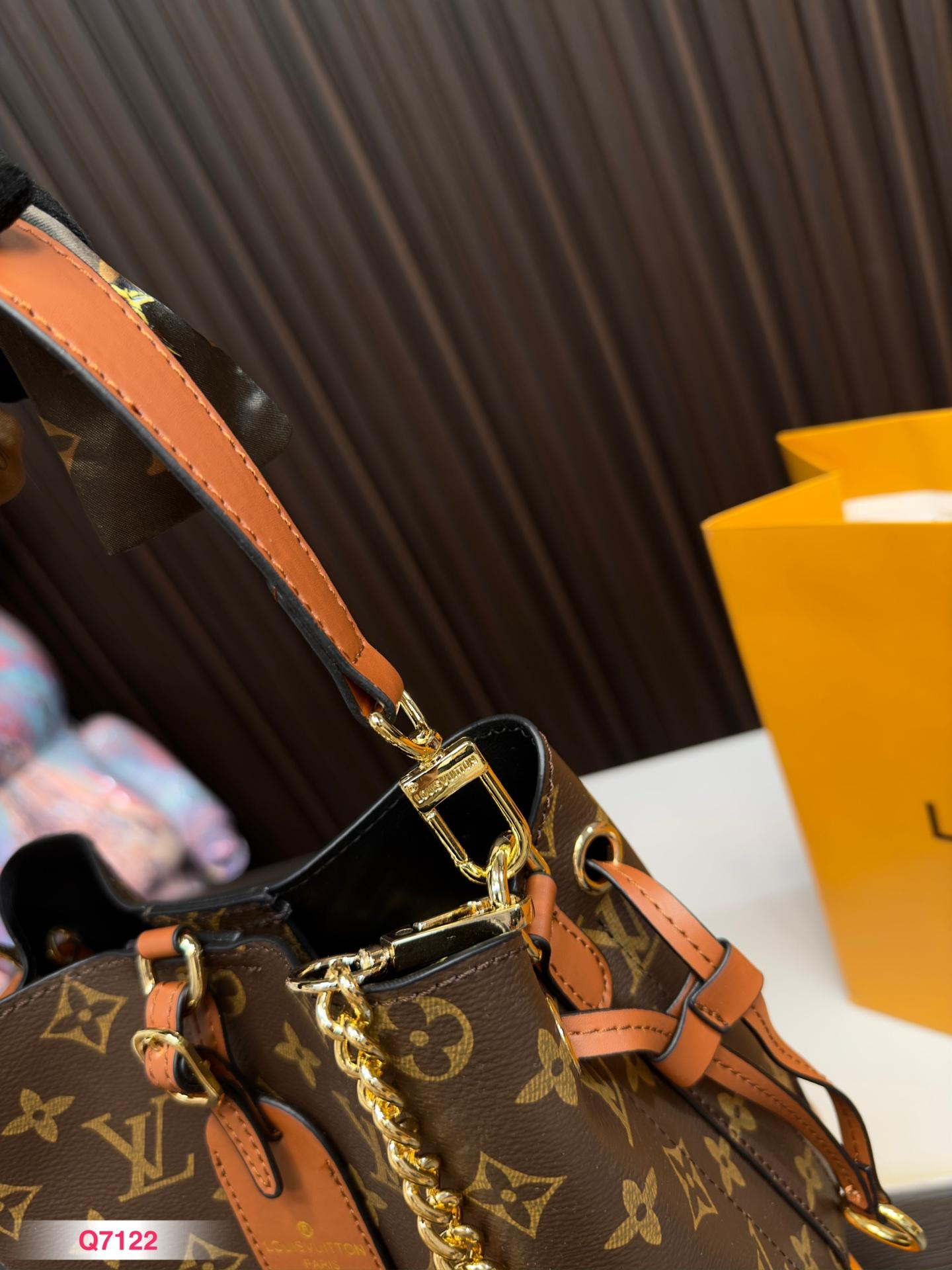 Replica Louis Vuitton Bag 19*20CM