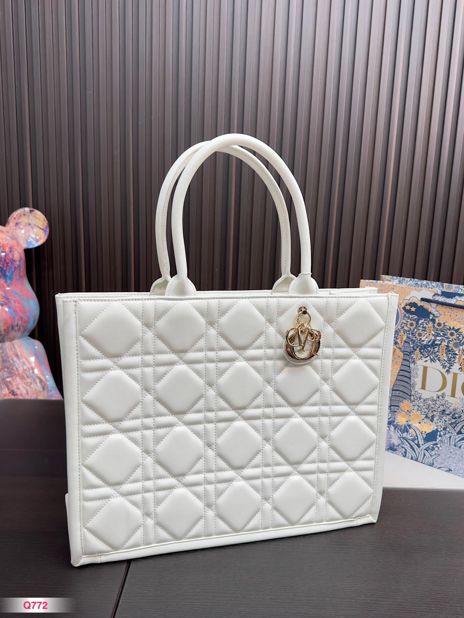 Replica Dior Bag  36*28CM/40*32CM