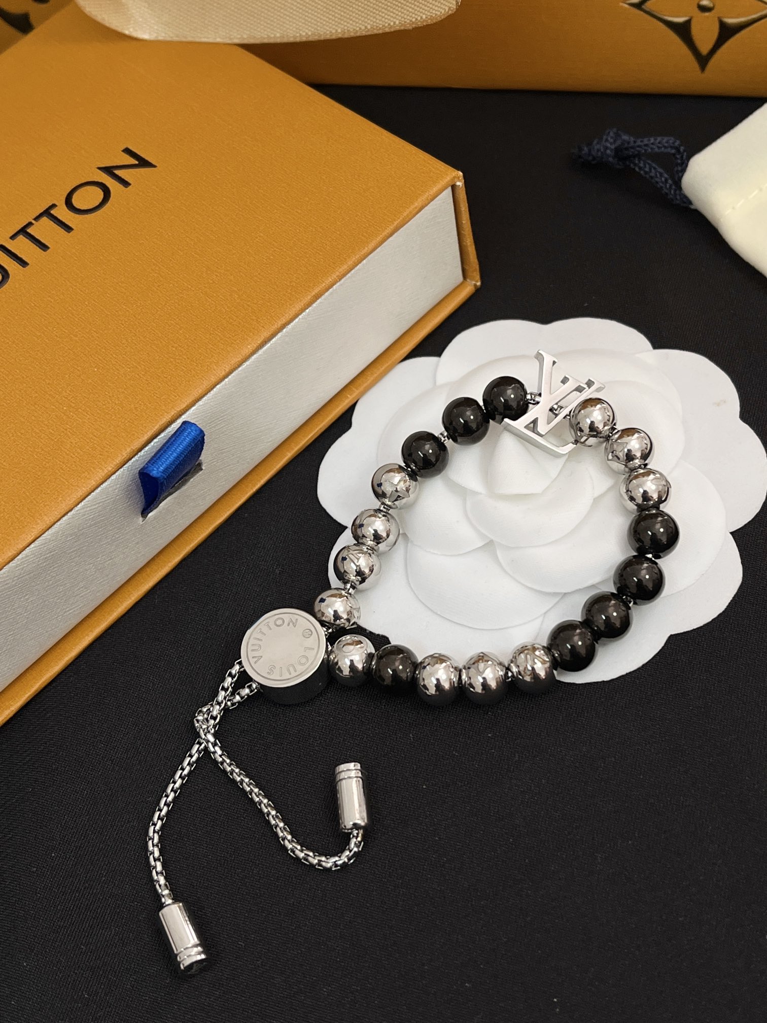 Replica LOUIS VUITTON Bracelet