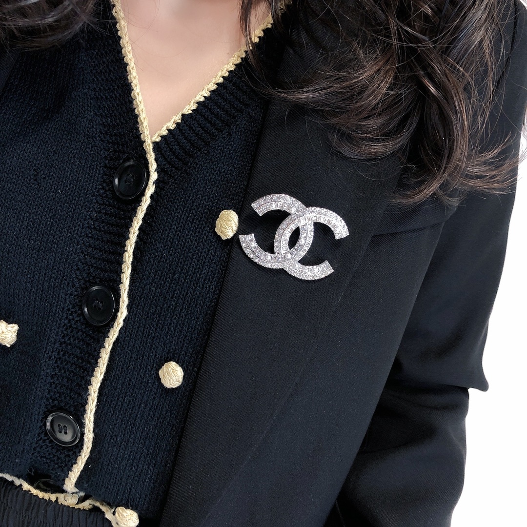 Replica CHANEL Brooch