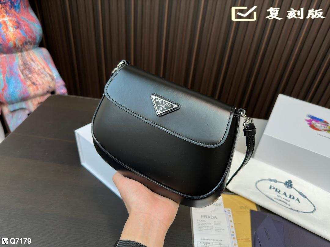 Replica Prada Bag 17*22CM