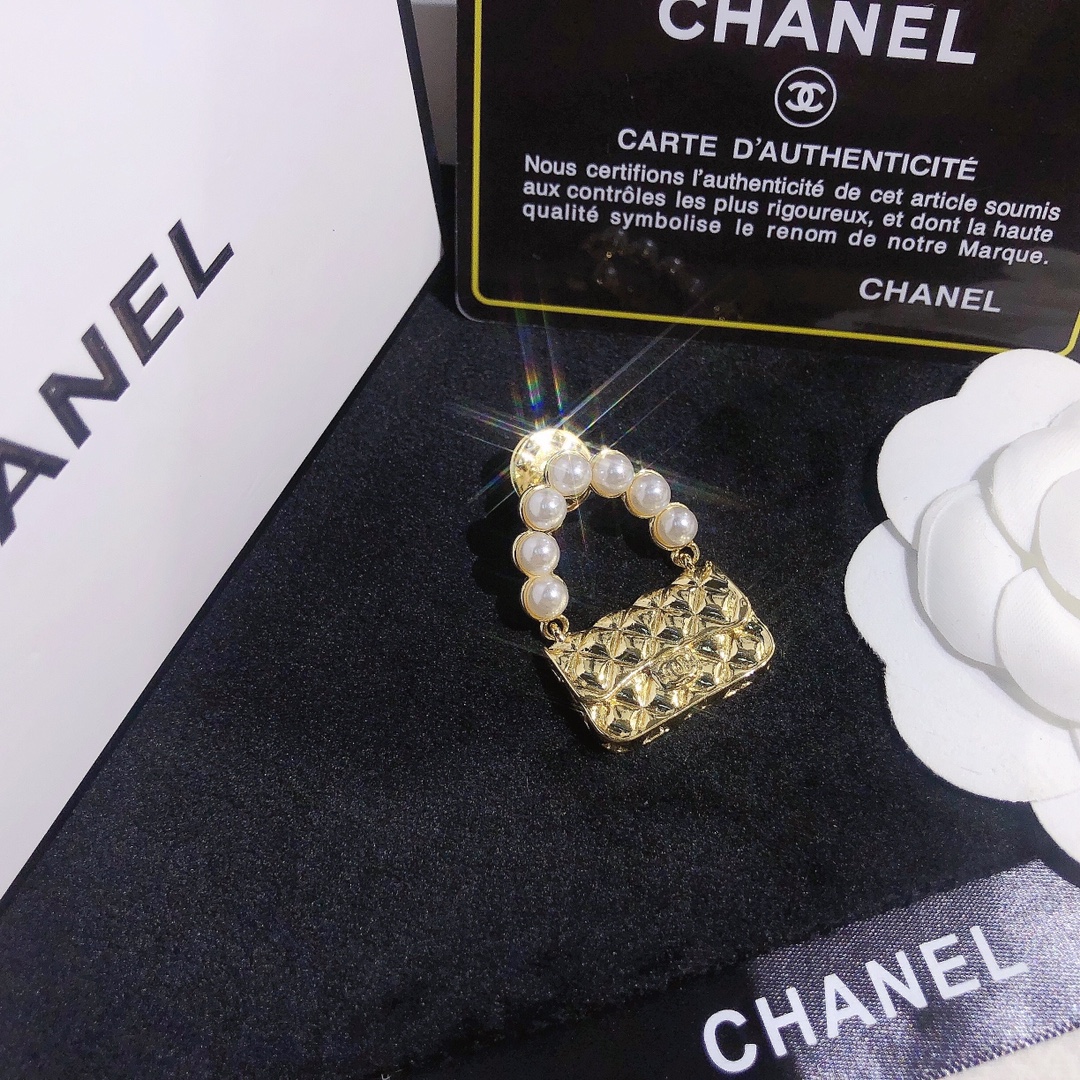 Replica CHANEL Brooch