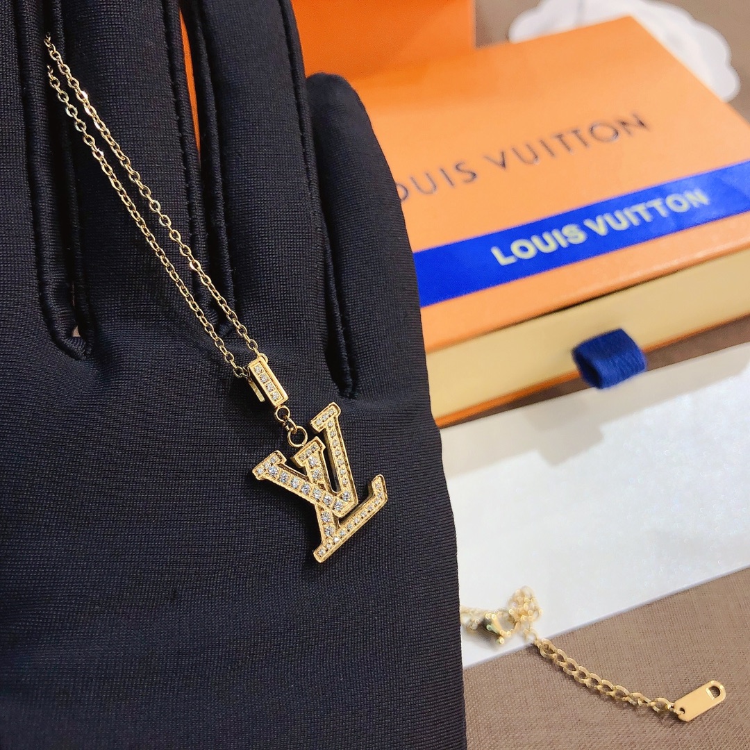 Replica LOUIS VUITTON Necklace