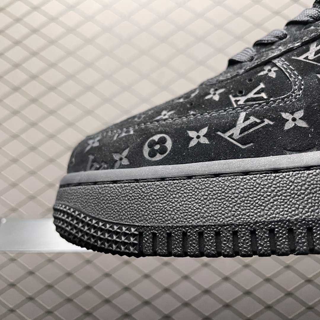 Replica Louis Vuitton Shoe Louis Vuitton x Nike Air Force Black Size 38-45 65PHIO53