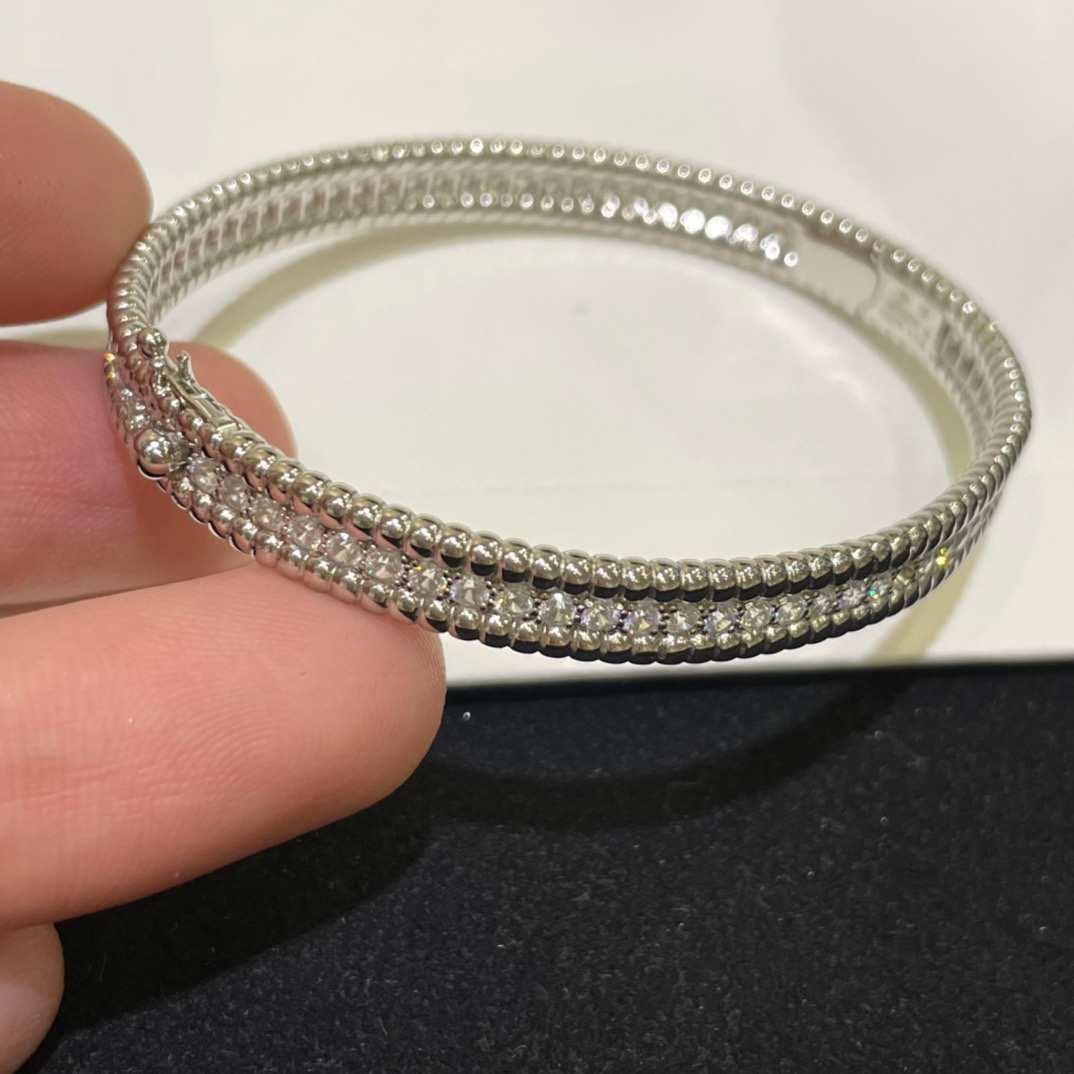 Replica VanCleef Arpels Bangle