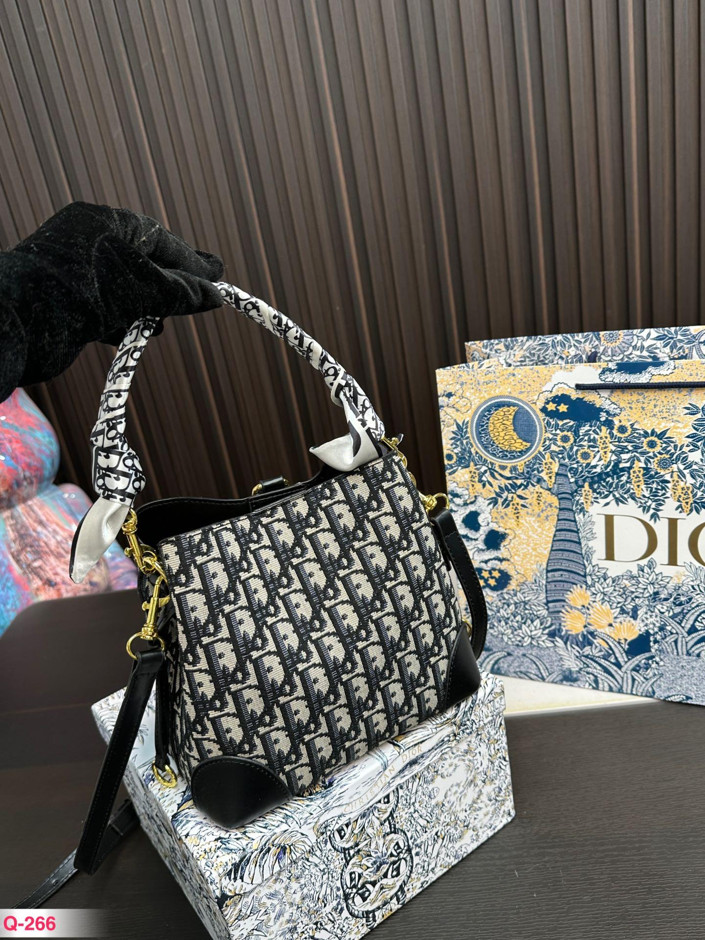 Replica Dior Bag 18*20CM
