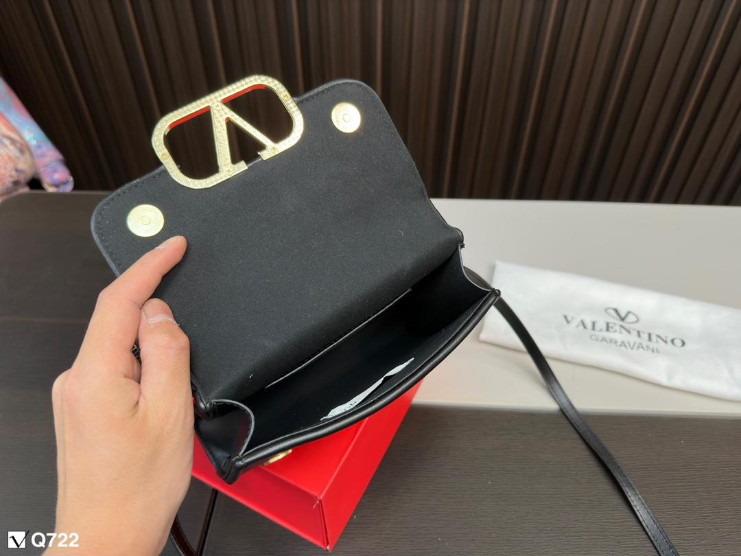 Replica Valentino Bag 18*15CM