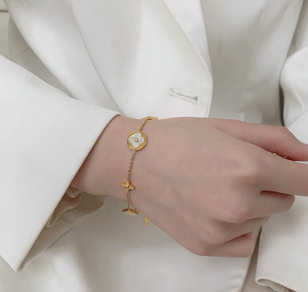 Replica LOUIS VUITTON Bracelet