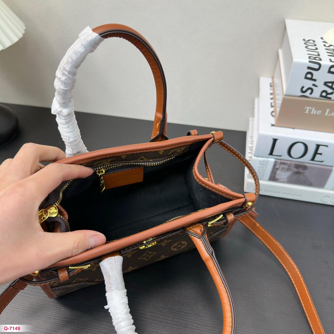Replica Louis Vuitton Bag 23*15CM