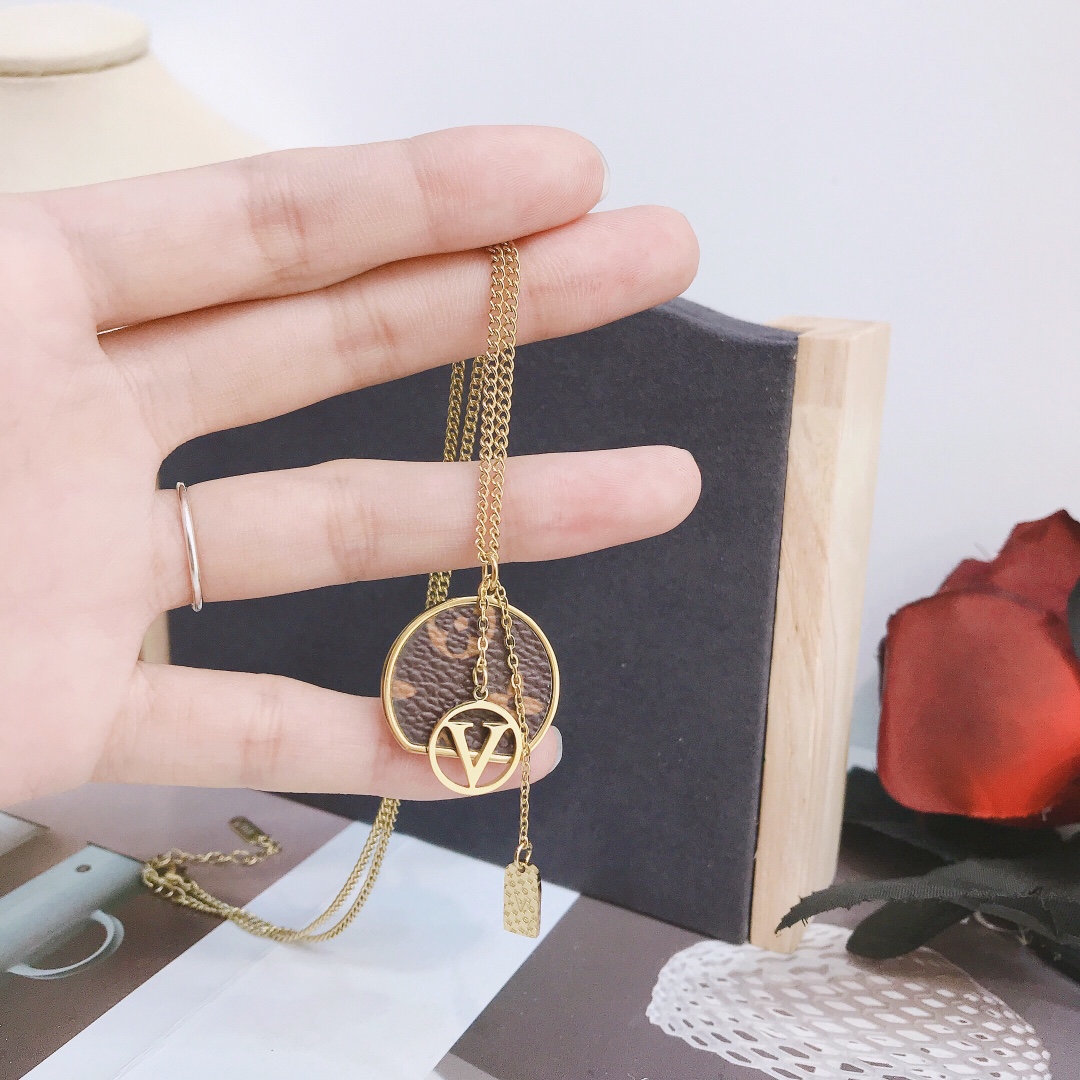 Replica LOUIS VUITTON Necklace