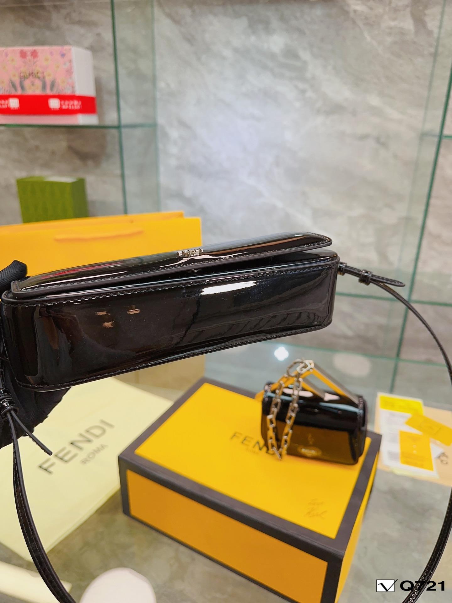 Replica Fendi Bag 15CM/23CM