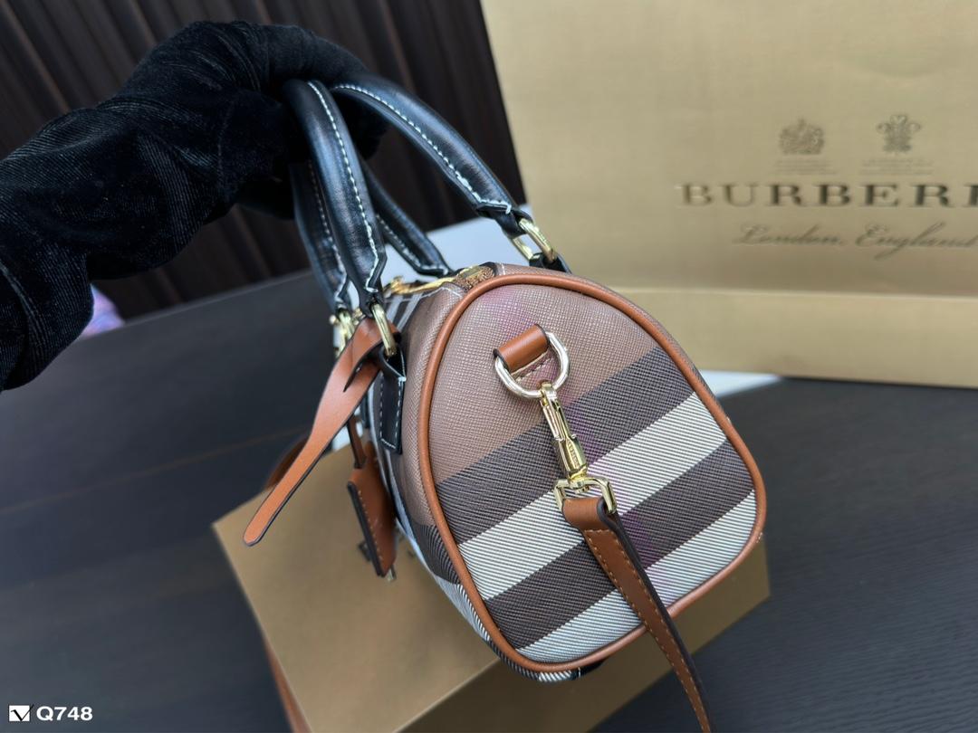 Replica Burberry Bag 18*12CM