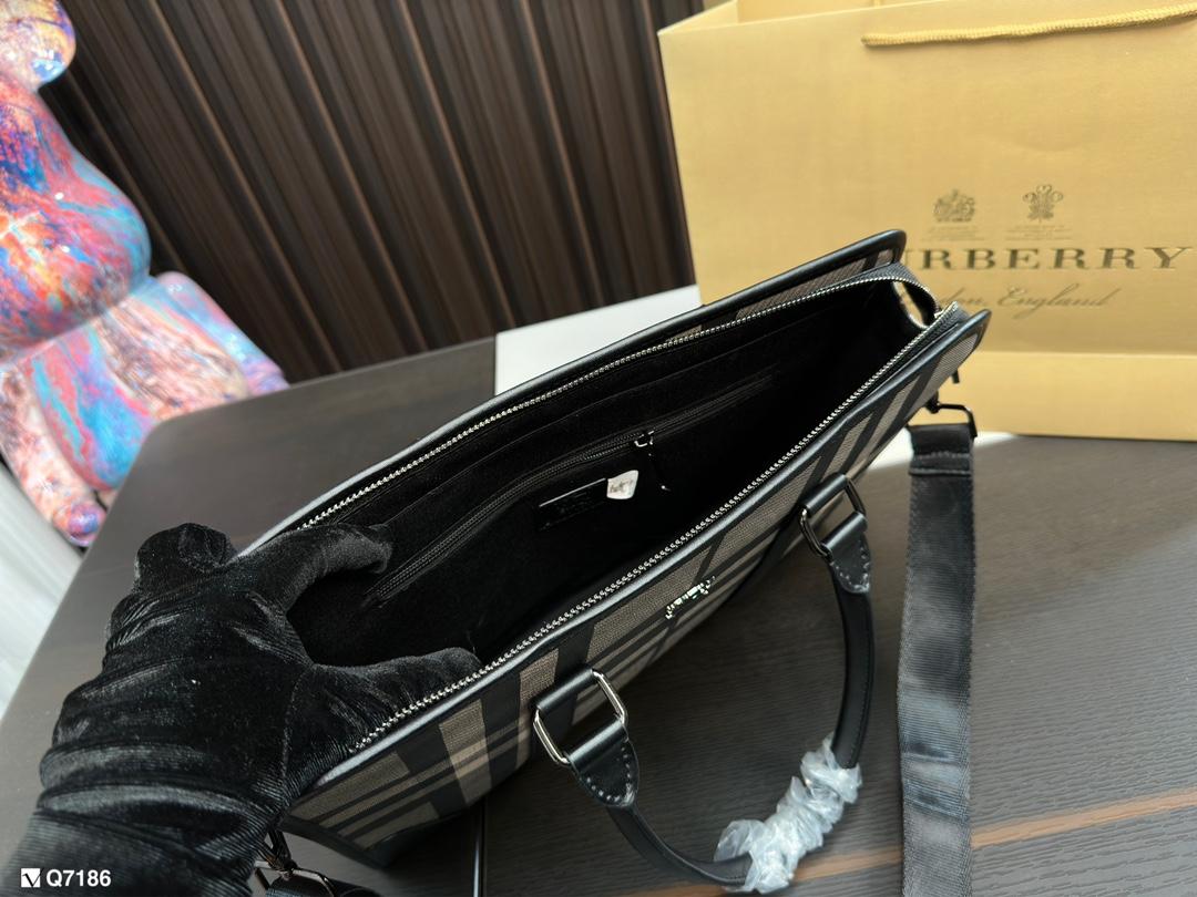 Replica Burberry Bag 37*28CM