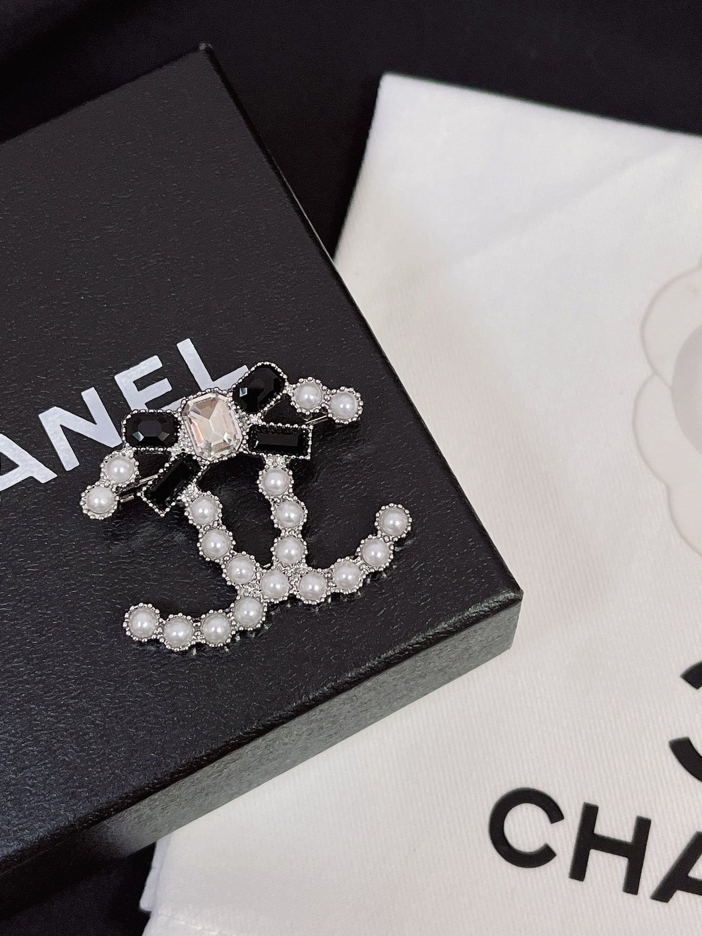 Replica CHANEL Brooch