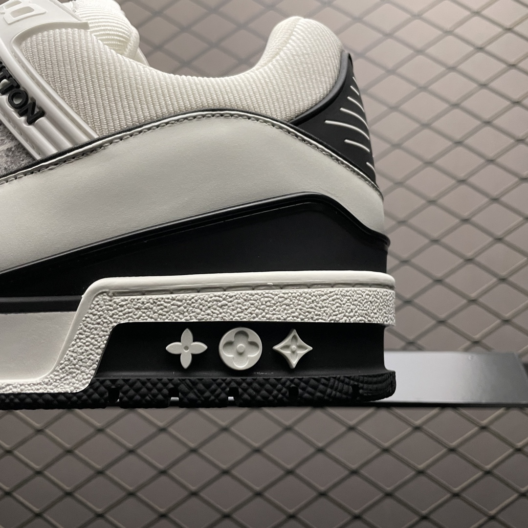 Replica Louis Vuitton Shoe Louis Vuitton LV Trainer Size 38-45 WhiteBlack